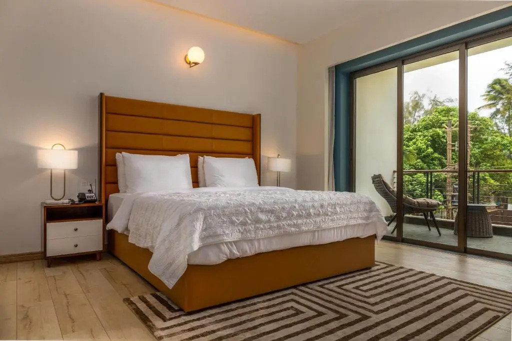 Ashore by Vista, Beachfrom 6BHK, ultra luxurious with Infinity pool, SPA at Morjim