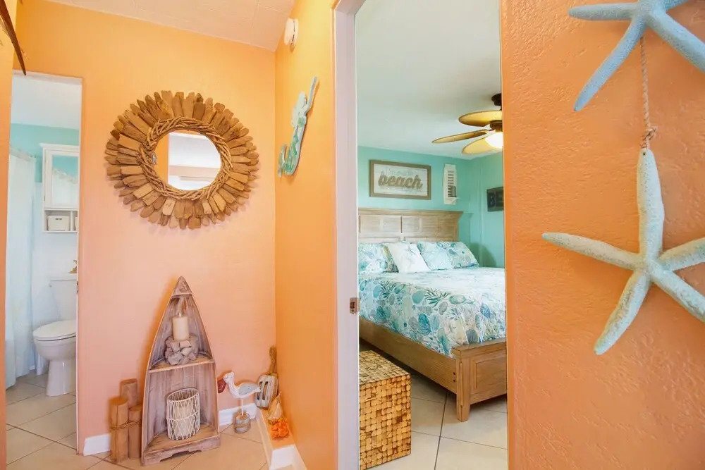Tropic Terrace #26 - Beachfront Rental 1 Bedroom Condo by RedAwning