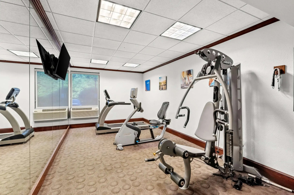 Comfort Inn & Suites Newark - Wilmington