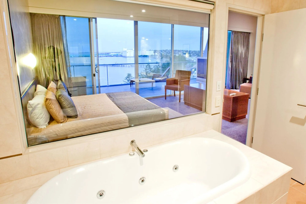 Port Lincoln Hotel