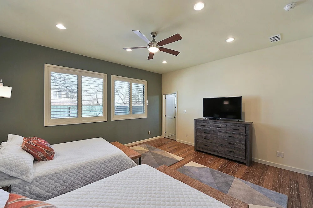 Stylish 3BR in Austin by RedAwning