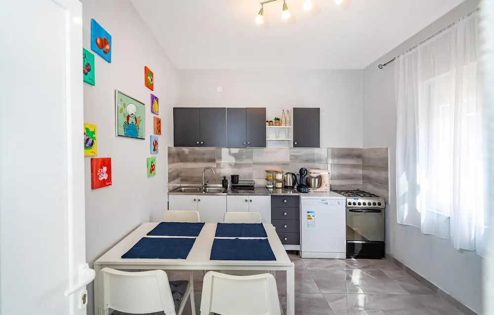 Lovely Home In Seline