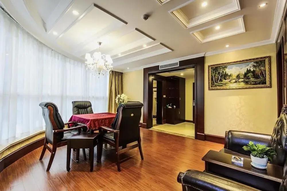 Mianyang Jinshang Century Hotel (Jiuzhou Sports Complex Science City Exhibition Center)