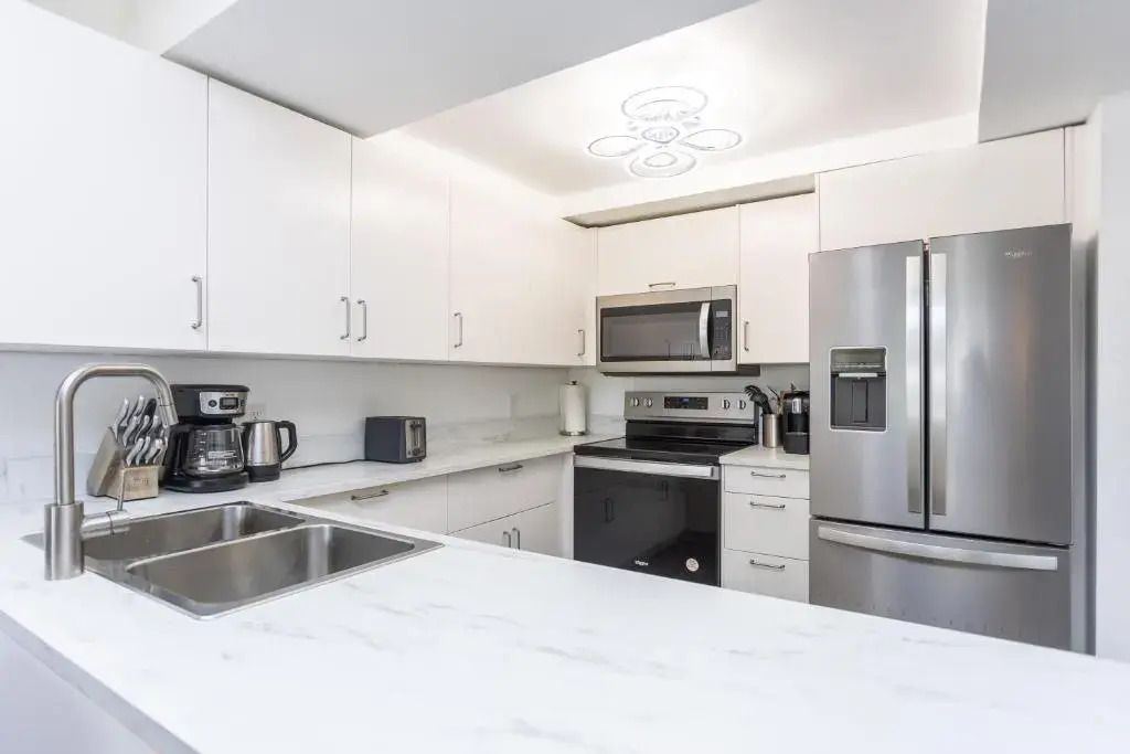 Bass & Sun Condominium 2/2 Bedroom