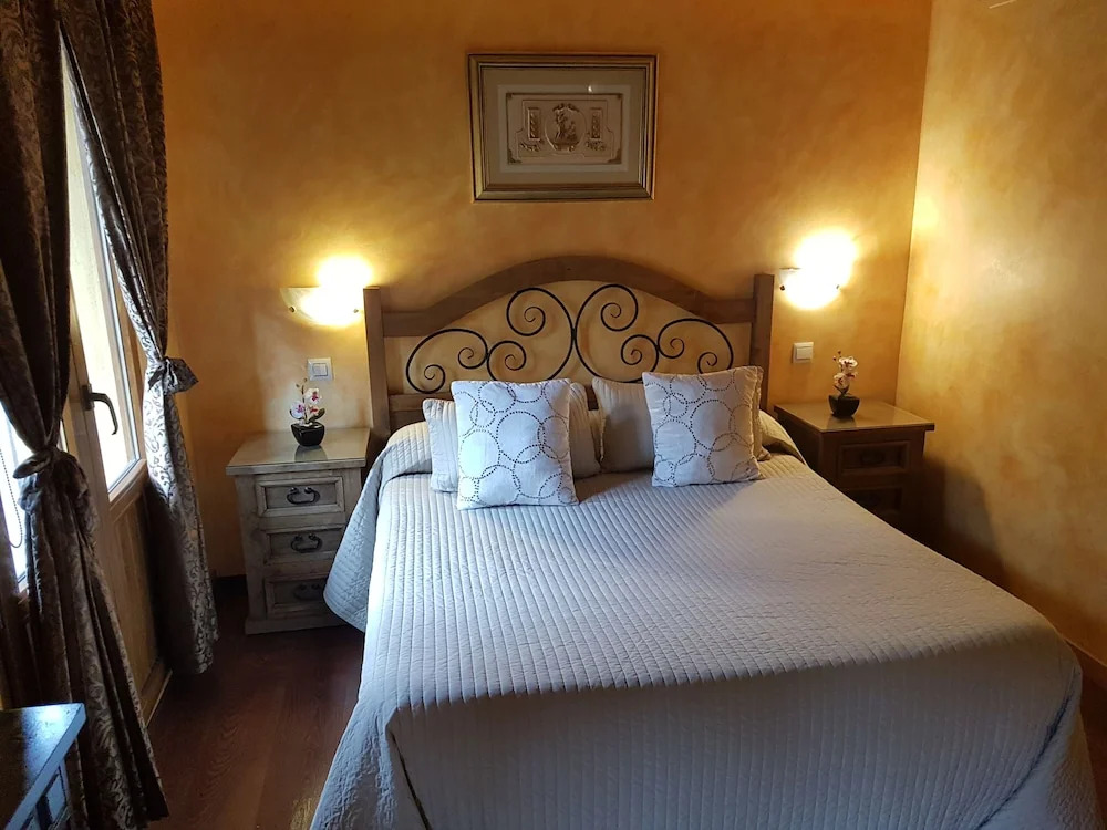 Hostal segovia adults only