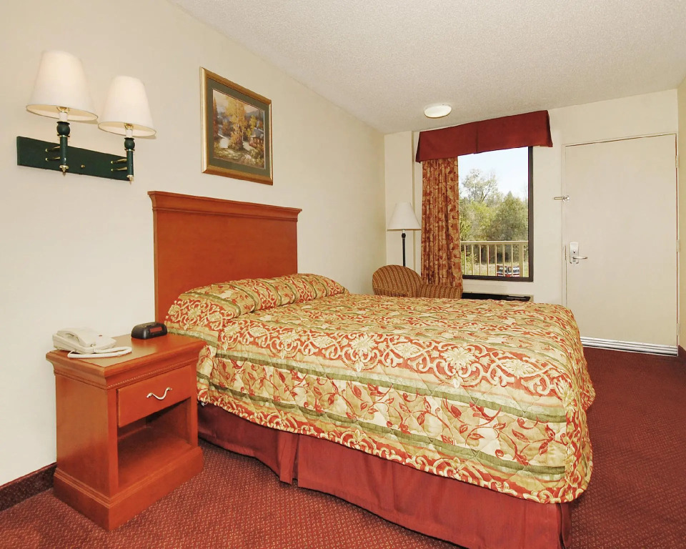 Howard Johnson by Wyndham Pigeon Forge