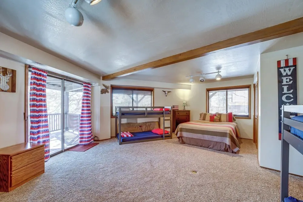 Deck & Scenic Views: Munds Park Cabin!