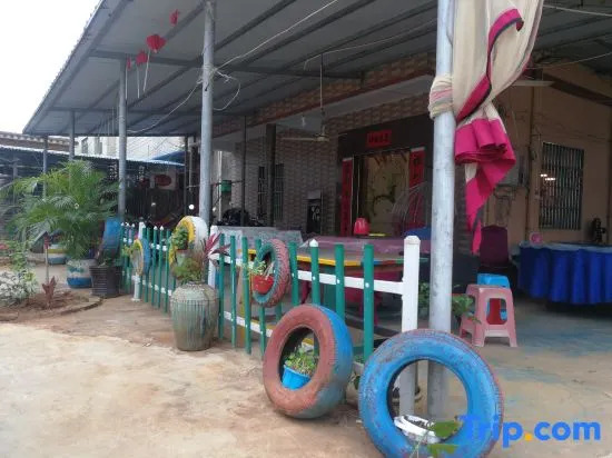 Xiyangyang Yunnan Renjia Homestay (Weizhou Island Landmark Plaza)