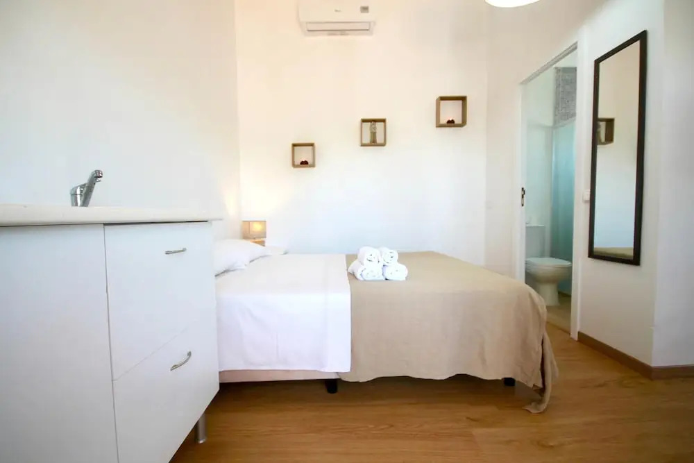 Studio in Faro, With Shared Pool, Enclosed Garden and Wifi - 6 km From the Beach