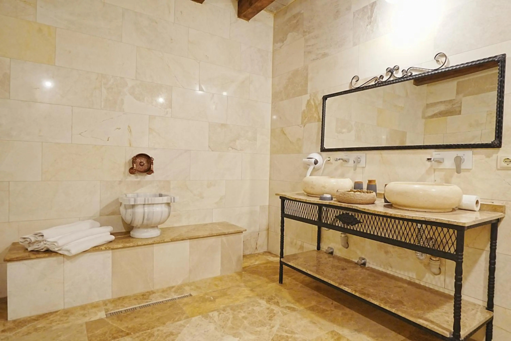 Kayra Cave Suites