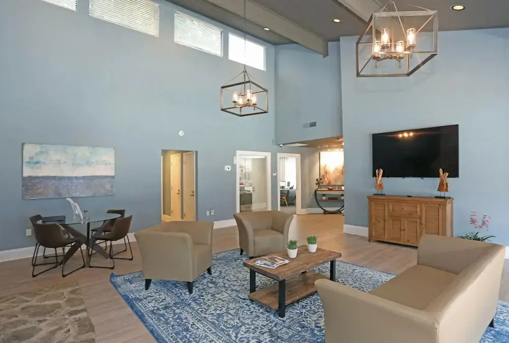 Landing Stylish 1BD Gym Clubhouse