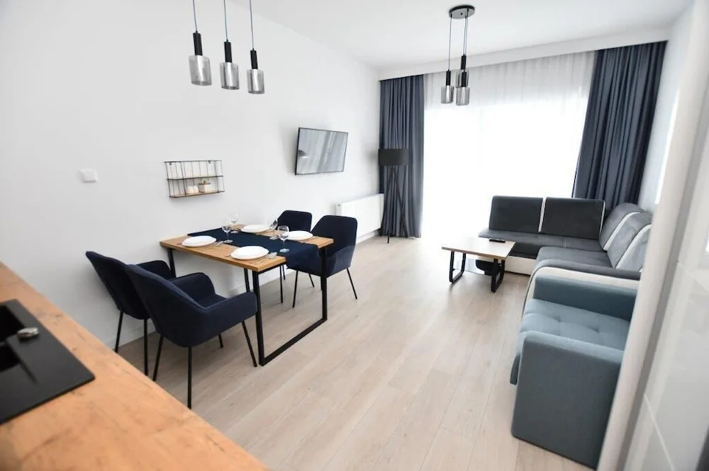 Sunset Resort, Nadmorska 106