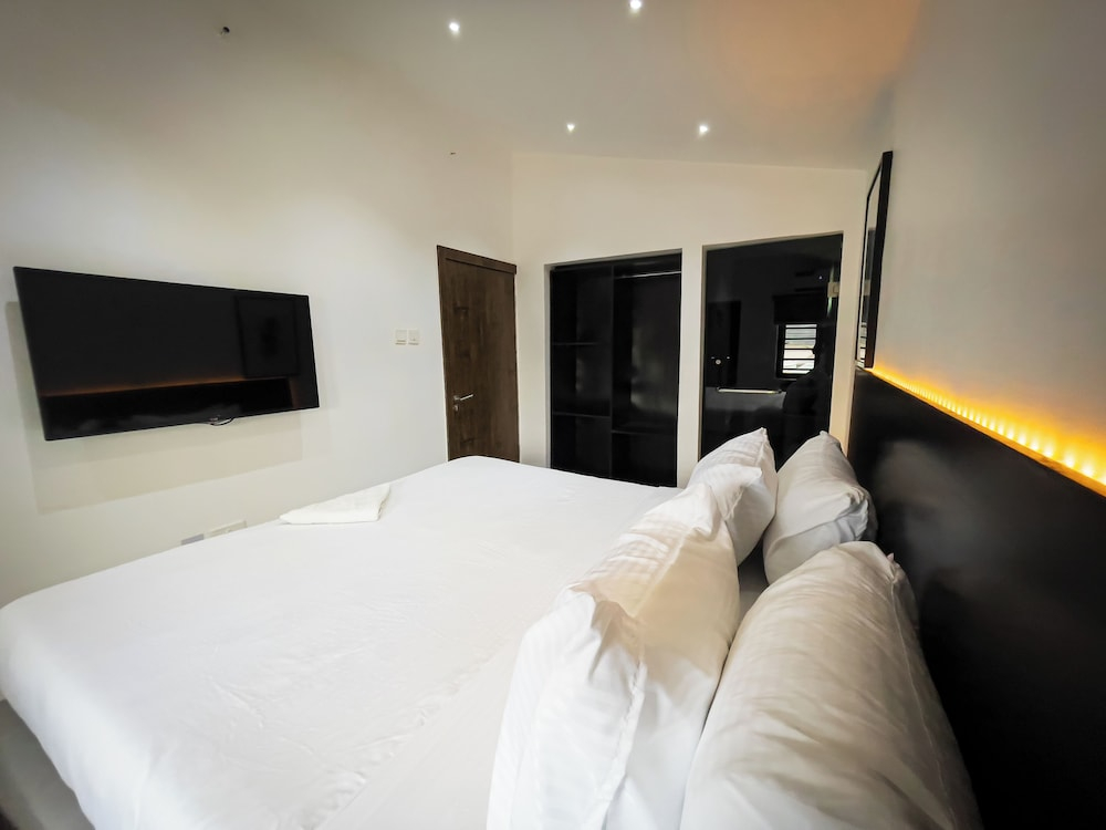 Luxe Apartments