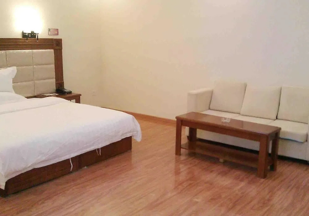Yangguang Xinyue Business Hotel