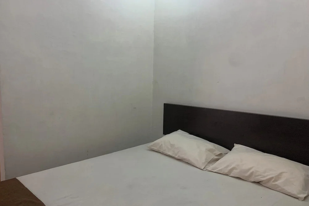 OYO 94020 Lia Kost Syariah Near Perkuburan bontonompo kahar muzakkar