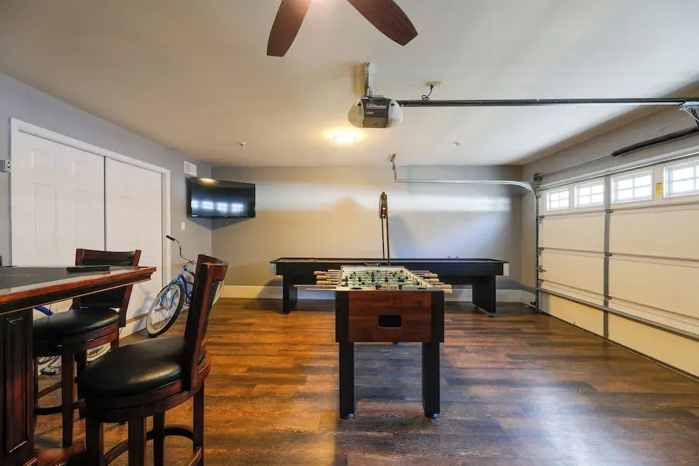 Game Room & Community Perks! Ocean View Retreat
