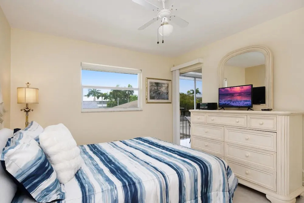 Olde Naples Condo #811