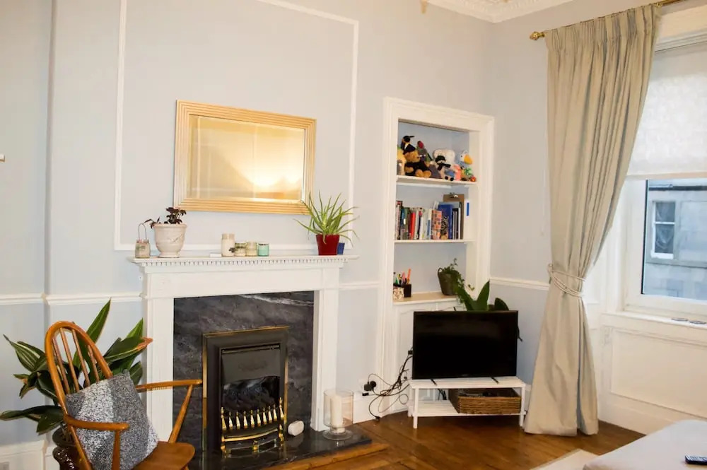 Spacious 1 Bedroom Flat Near Haymarket