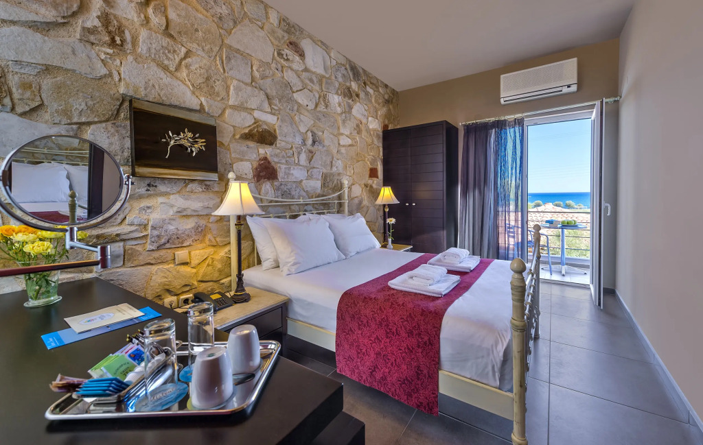 Mistral Hotel - Singles Only