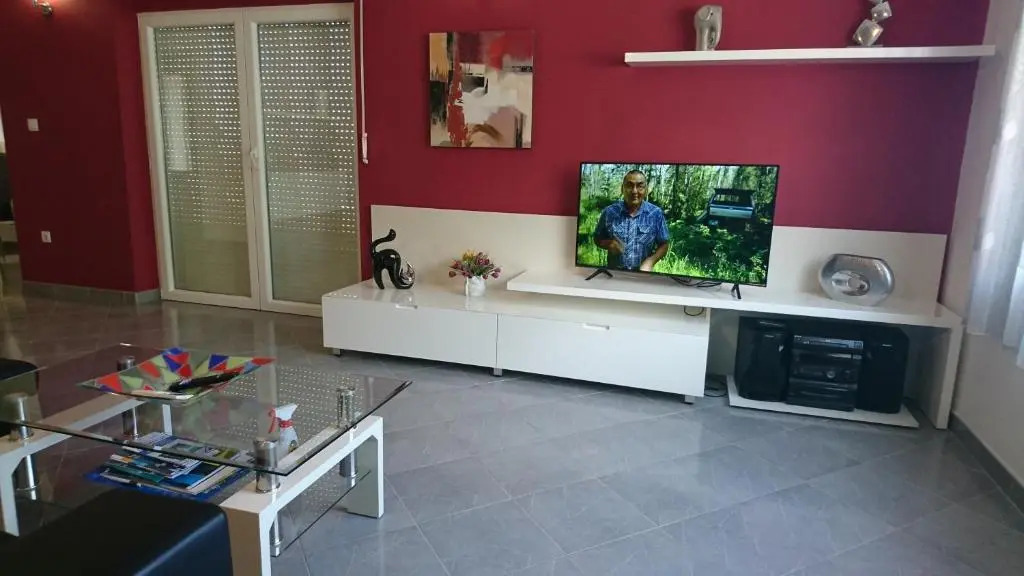 Charming modern house with the new swimming pool - apartment Maya 1