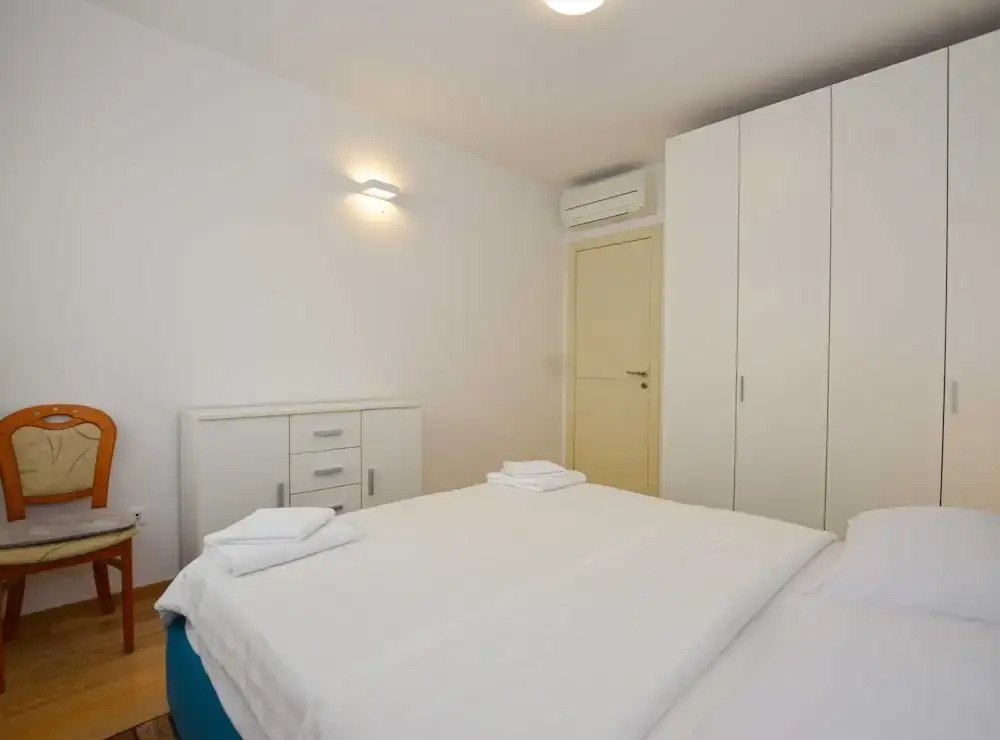 Family Friendly Spacious Apartment With Garden and Terrace