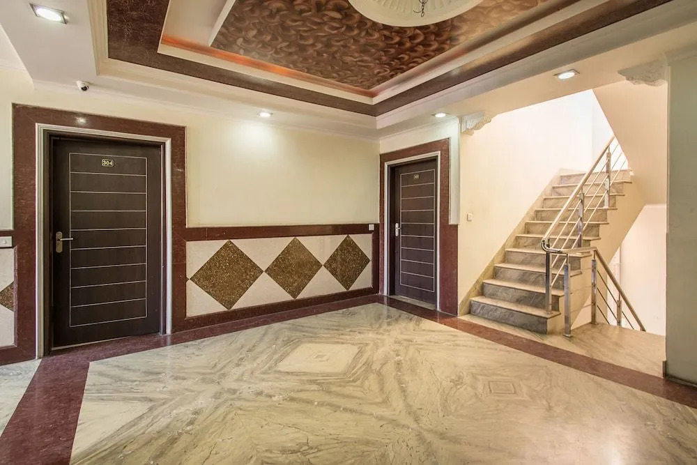 OYO 648 Hotel Royal Ecstasy