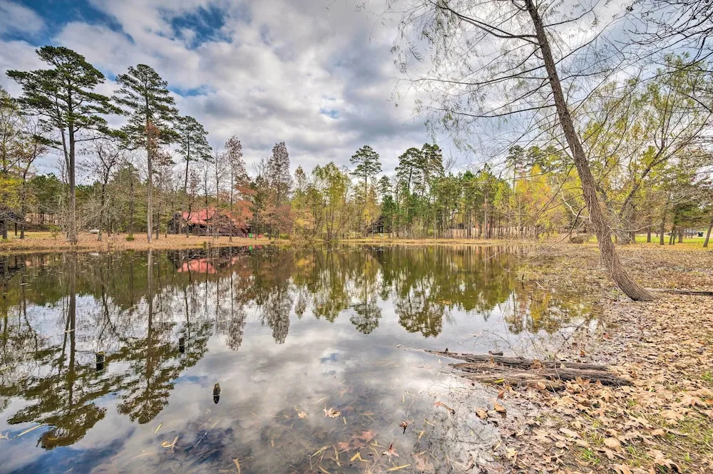 Hot Tub: 'little Bear's Pond' Broken Bow Cabin