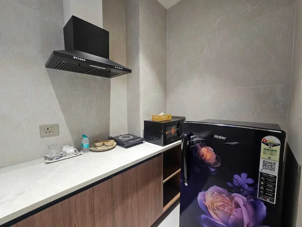 Dwellr Luxury Stays
