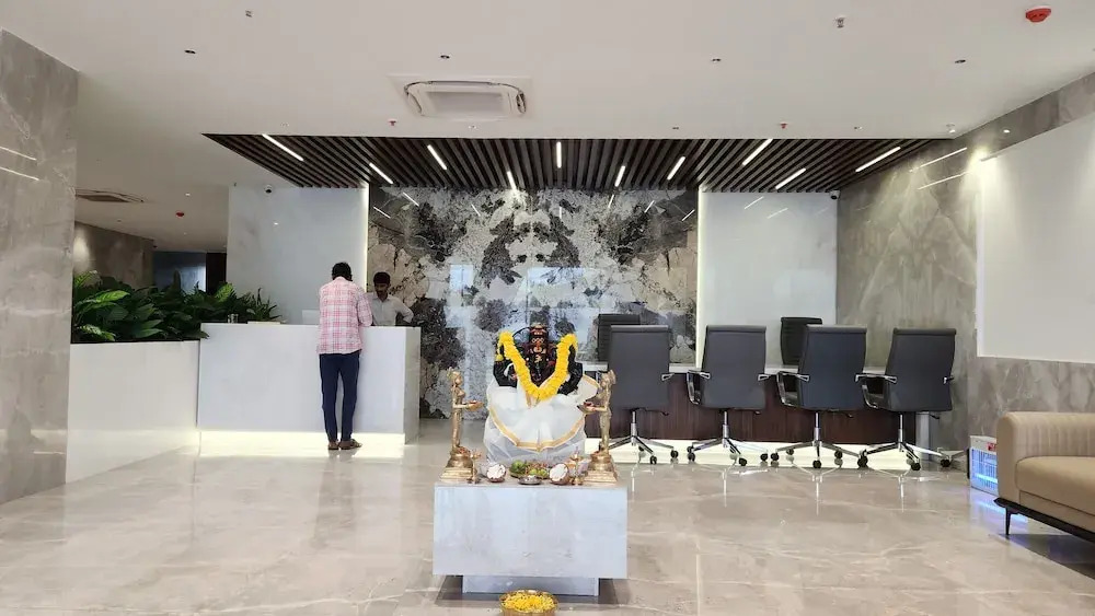 Hotel Tulips Grand