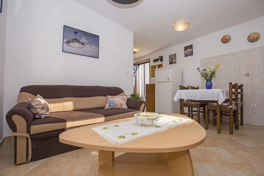 Apartment Emma Skatari