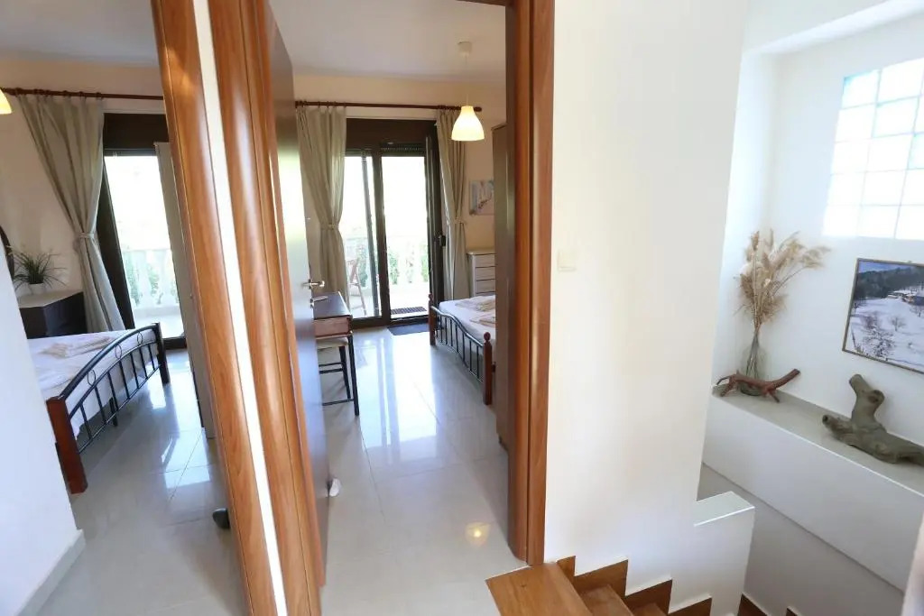 Villa Argo 2 - Beachfront, Big gardens, Location!