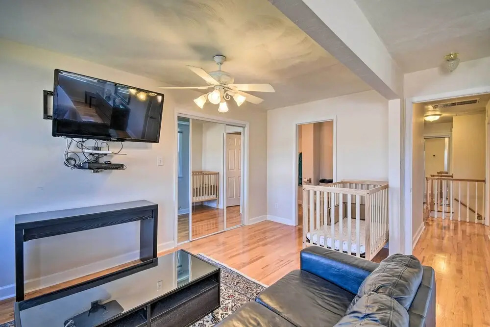 Spacious Chesapeake Home w/ Pool Table