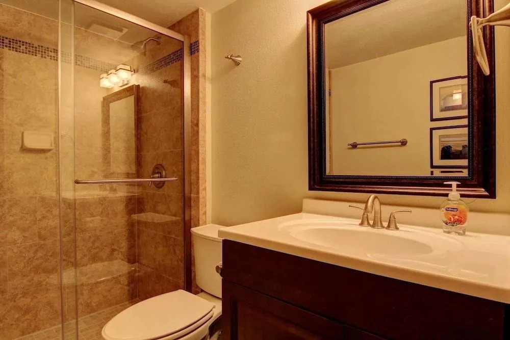 Sea Escape - 2 Br Condo