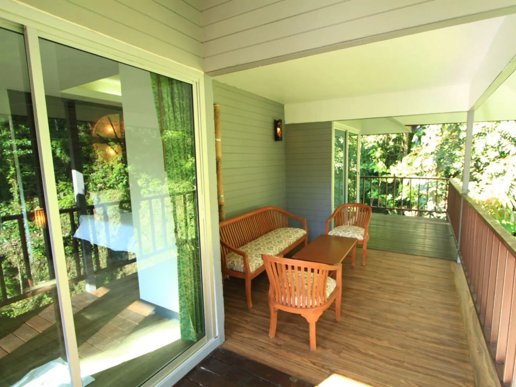 Rock and Tree House Resort