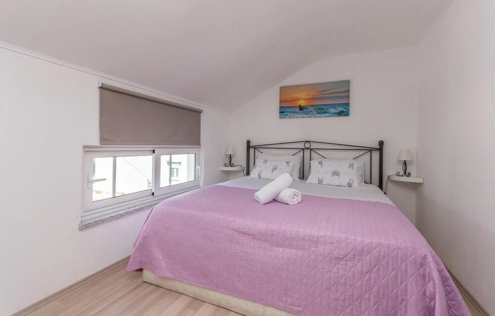 Gorgeous Home In Rastane Donje