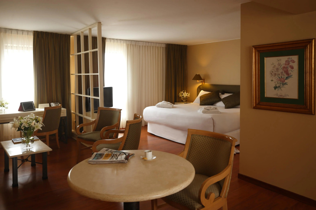 Suites del Bosque Hotel