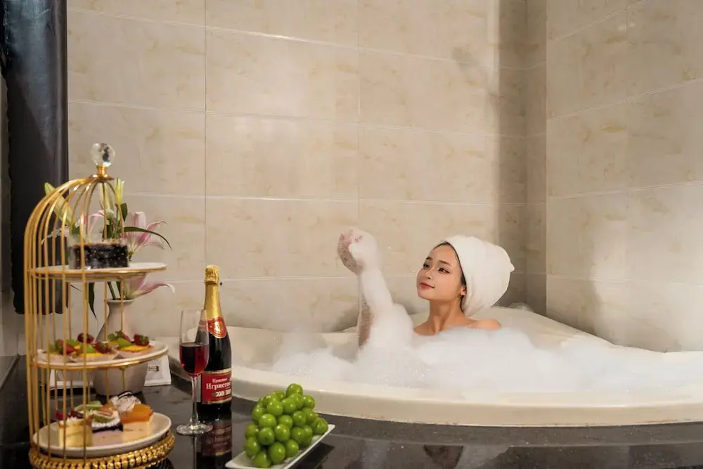 Hoan Cau Hotel