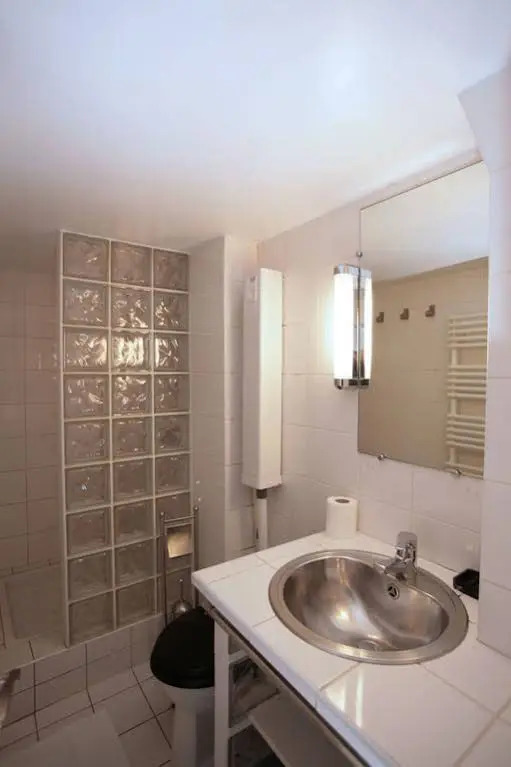 Lovely Marais Studio (75)