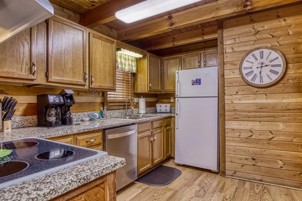 Fantastic Pet Friendly Cabin Hot Tub Fire Pit