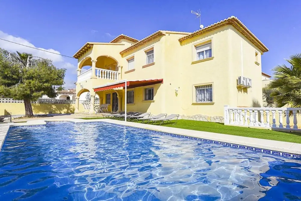 Villa - 7 Bedrooms with Pool and WiFi - 106438