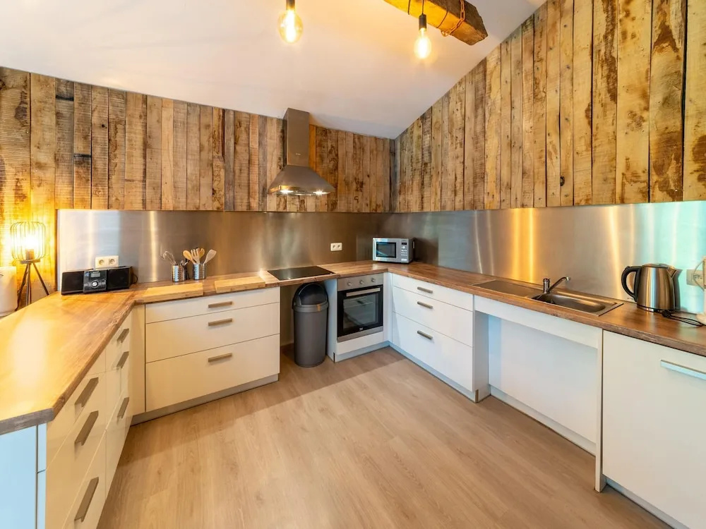 Lush Chalet Near Lake of Butgenbach