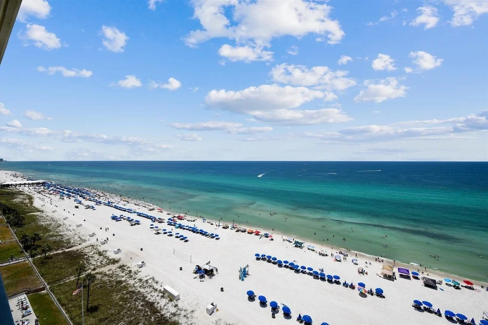 Long Beach Tower 3, #1303 - Completely Renovated 2 Bedroom . 2 Condo by RedAwning
