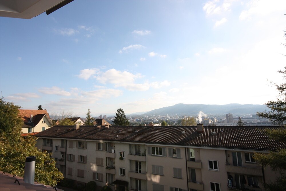 Swiss Star District 10