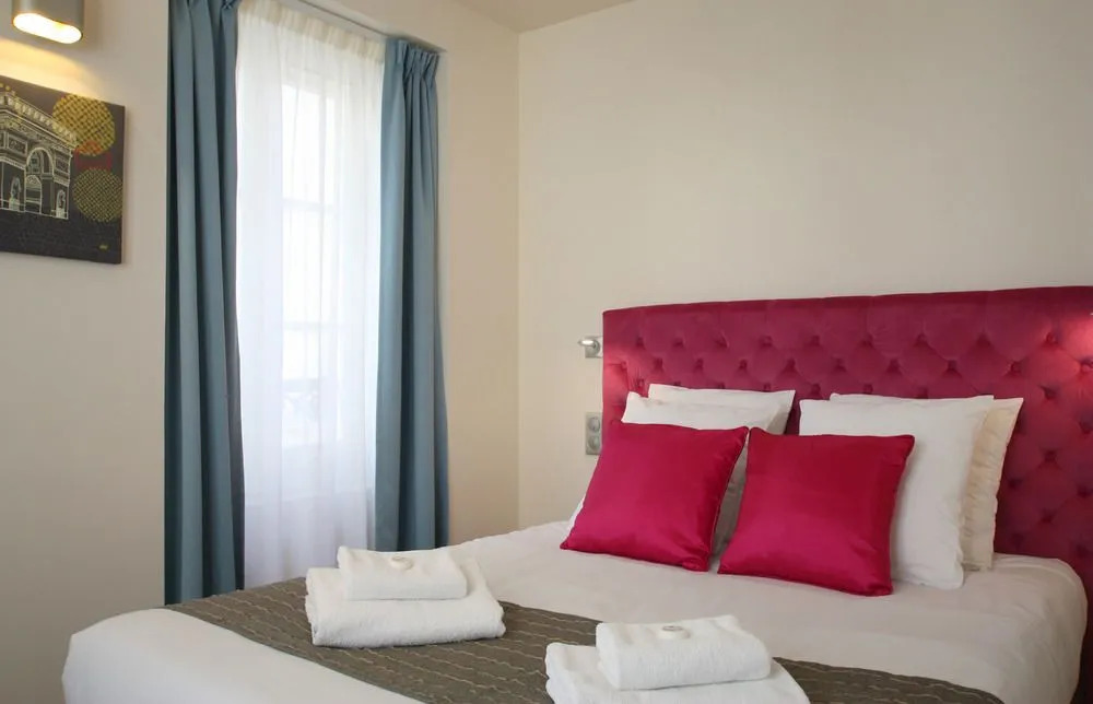 Apartments Paris Centre - At Home Hotel
