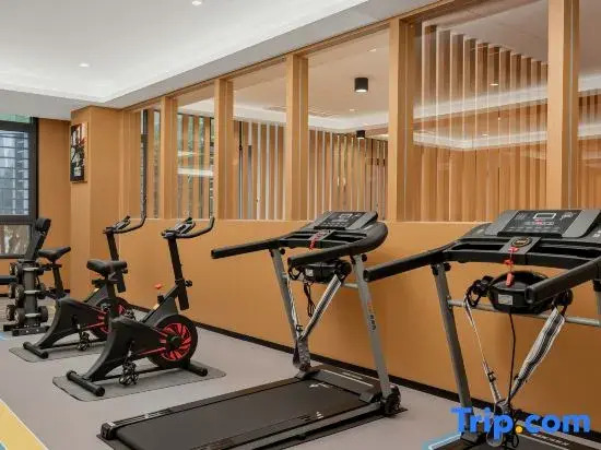 Hechi Rezen Trend Hotel (Jinchengjiang Station Baima Pedestrian Street Branch)
