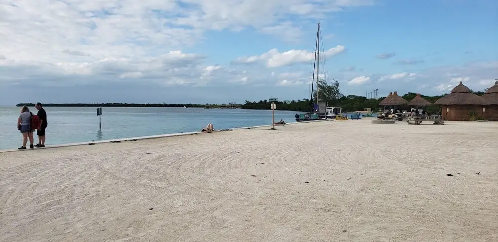 Alayna Ocean Views at The Club Caye Caulker