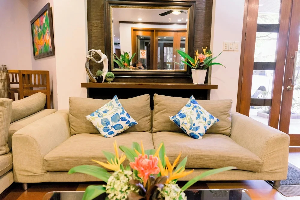 Madonna Hometel and Suites