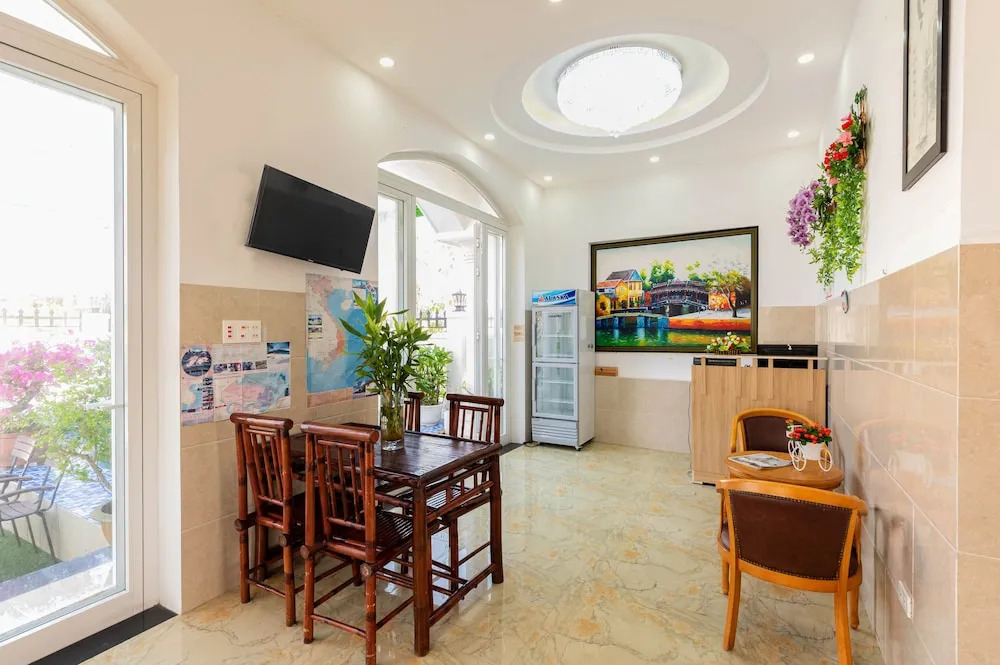Happy Monkey Hostel
