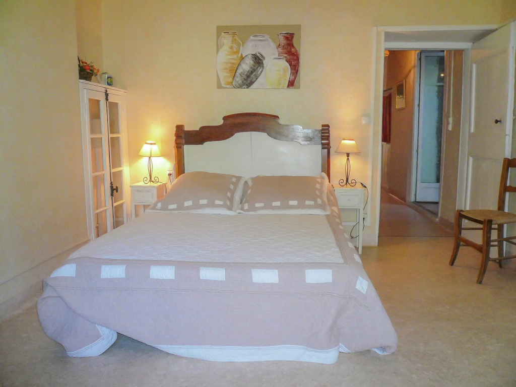 Charming Holiday Home in La Caunette with Swimming Pool
