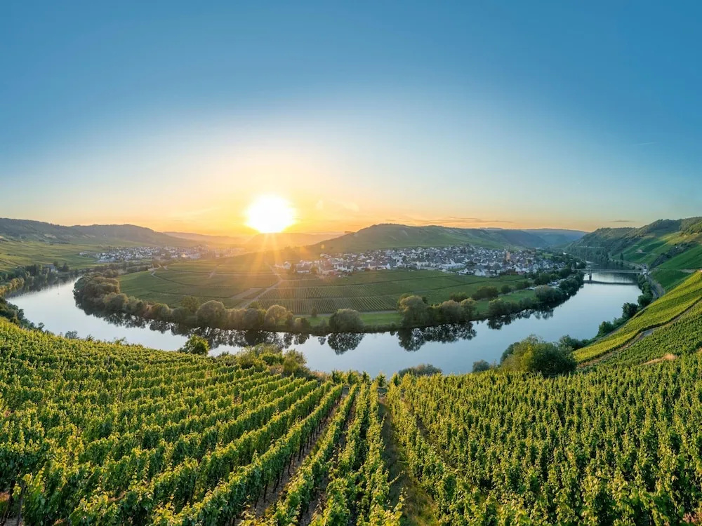 Home for 5 Persons in 1350 Year Old Mosel Town